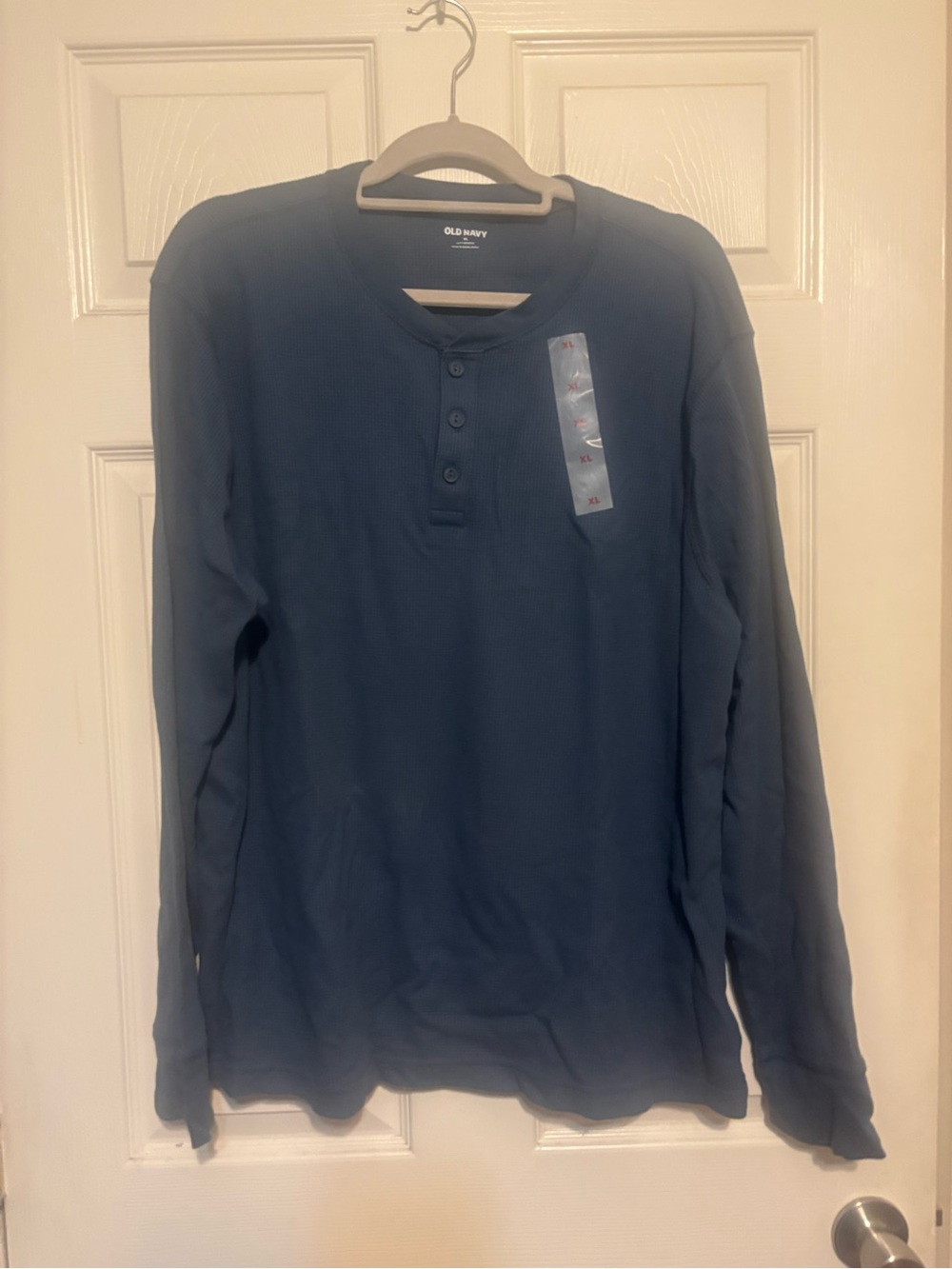 Old Navy Men's Long-Sleeve Henley in Navy Blue NWOT